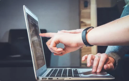 john-schnobrich-FlPc9_VocJ4-unsplash@2x